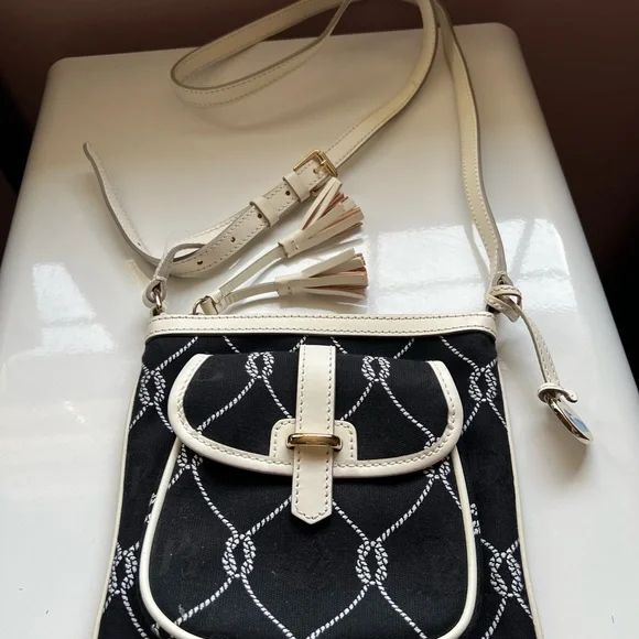 VINTAGE Dooney & Bourke Signature Letter Carrier crossbody bag - Picture 2 of 10